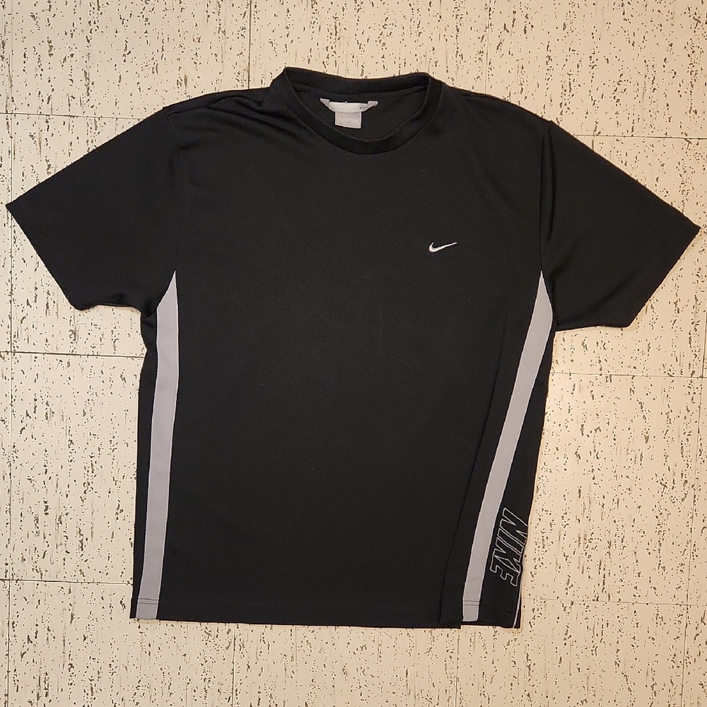 Nike Swoosh Embroidered Spellout Logo Heavyweight Activewear T Shirt Vintage Y2K